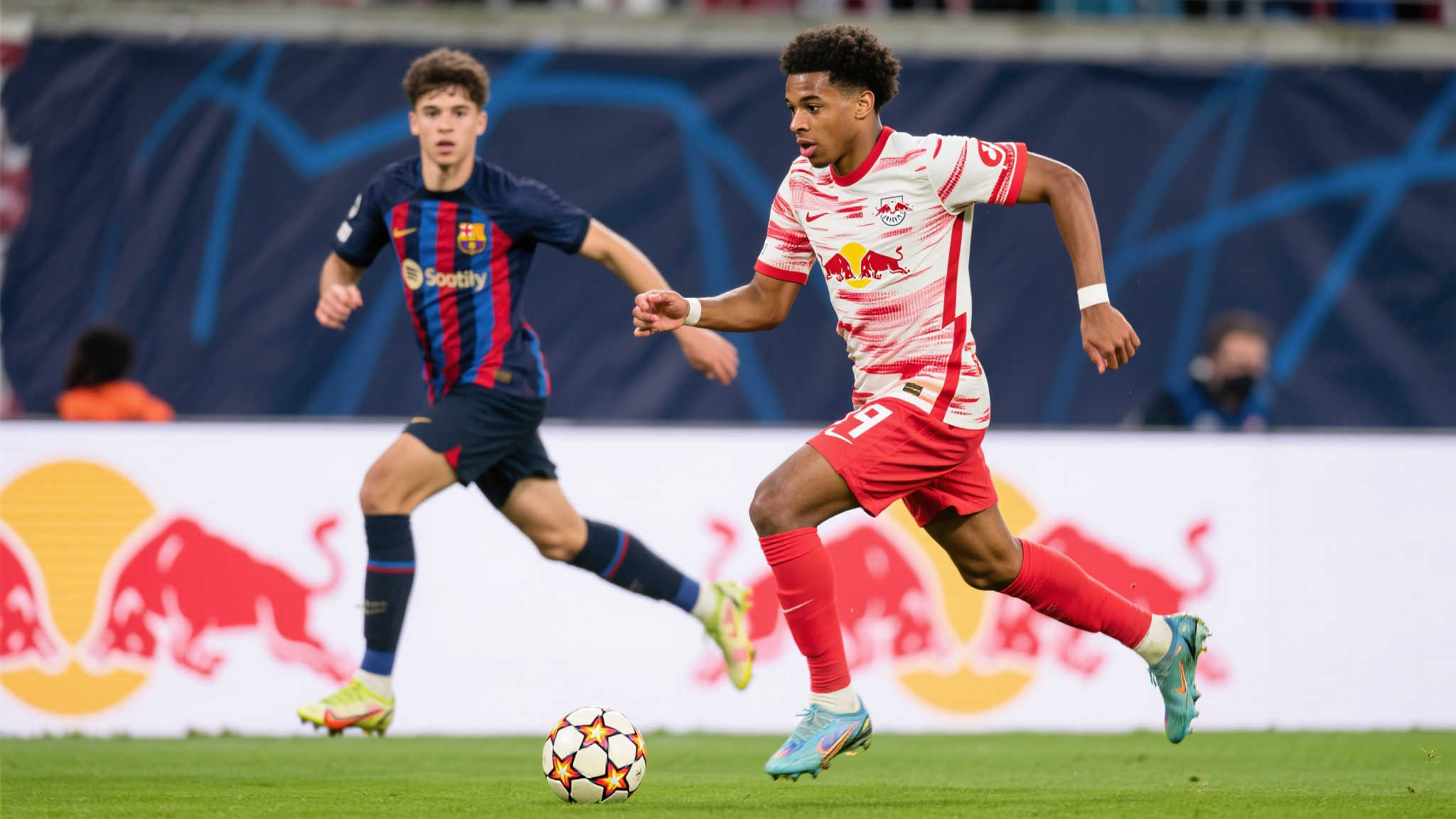 英媒:热刺有意RB莱比锡中场西蒙斯,已展开问价谈判 英媒:热刺有意RB莱比锡中场西蒙斯,已展开问价谈判